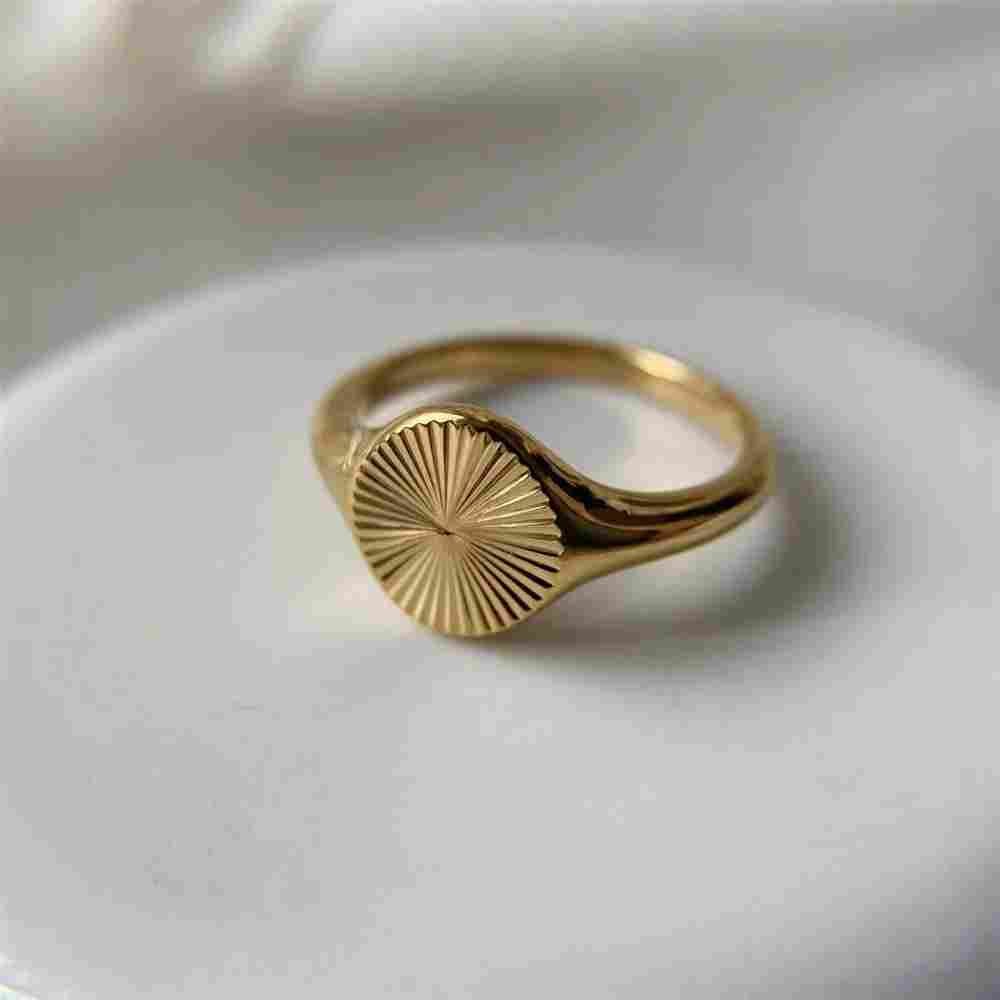 WOMEN RING GOLD