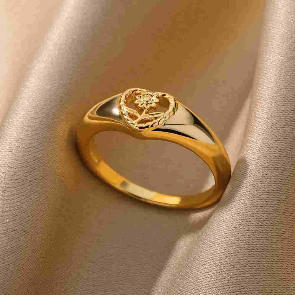 WOMEN RING GOLD