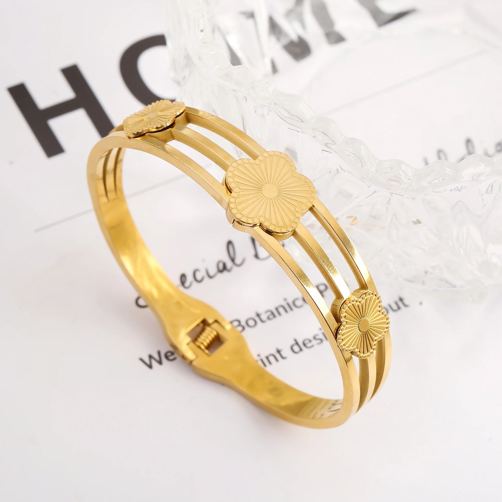 WOMEN BRACELET GOLD