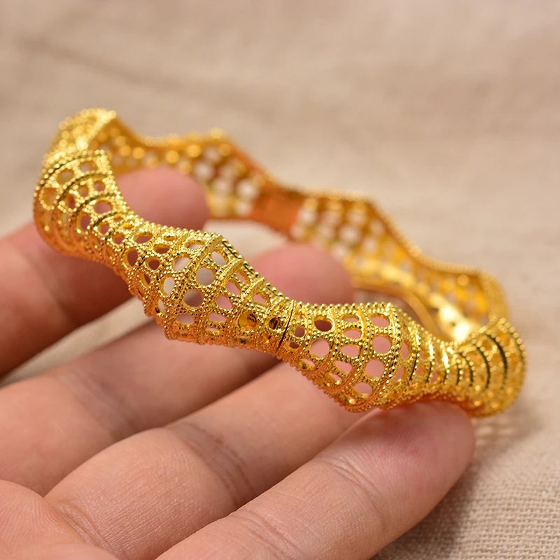 WOMEN BANGLE GOLD