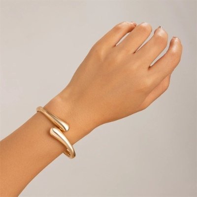 WOMEN BRACELET GOLD