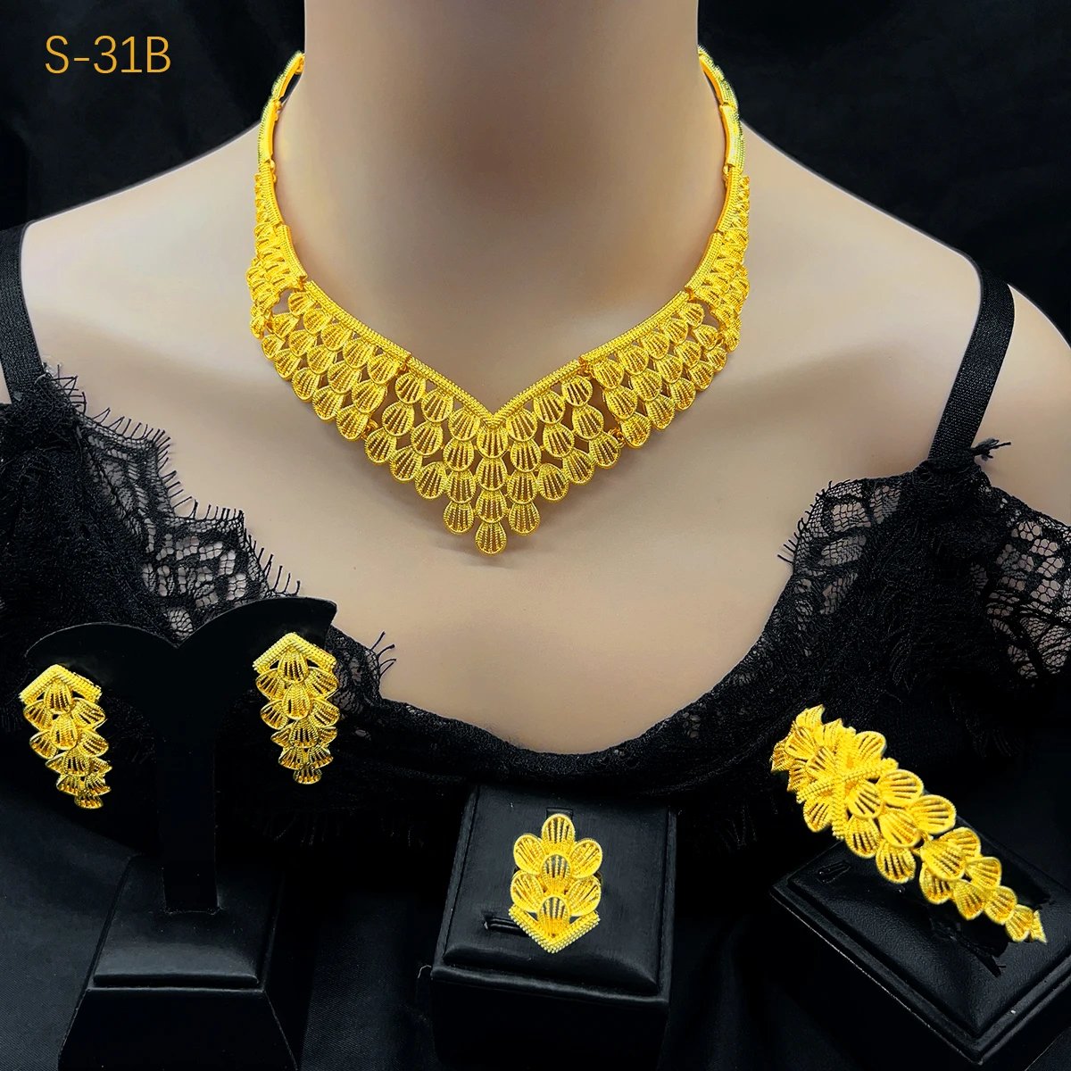 Dynasty Choker Necklace