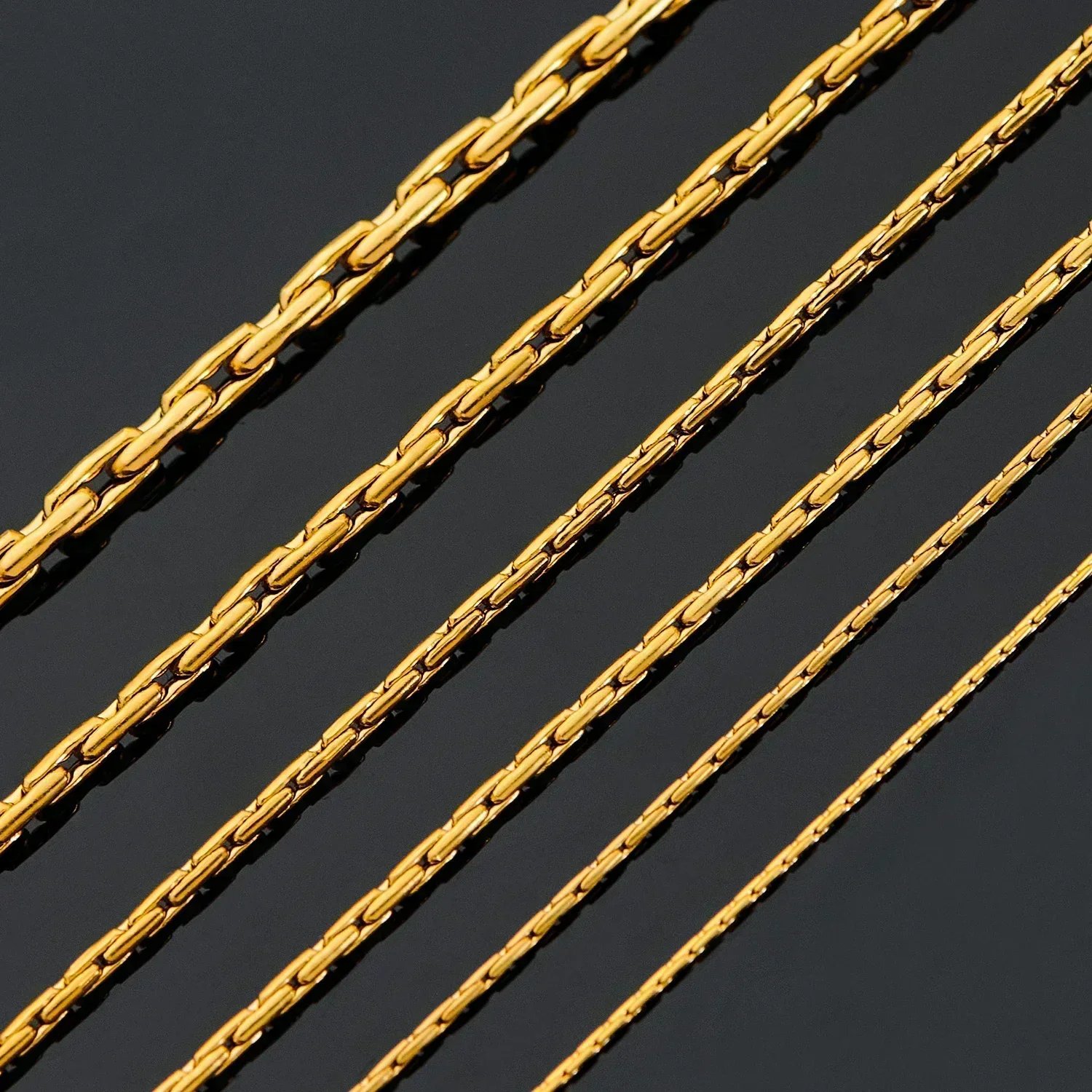 Royal Elegance Chain Women