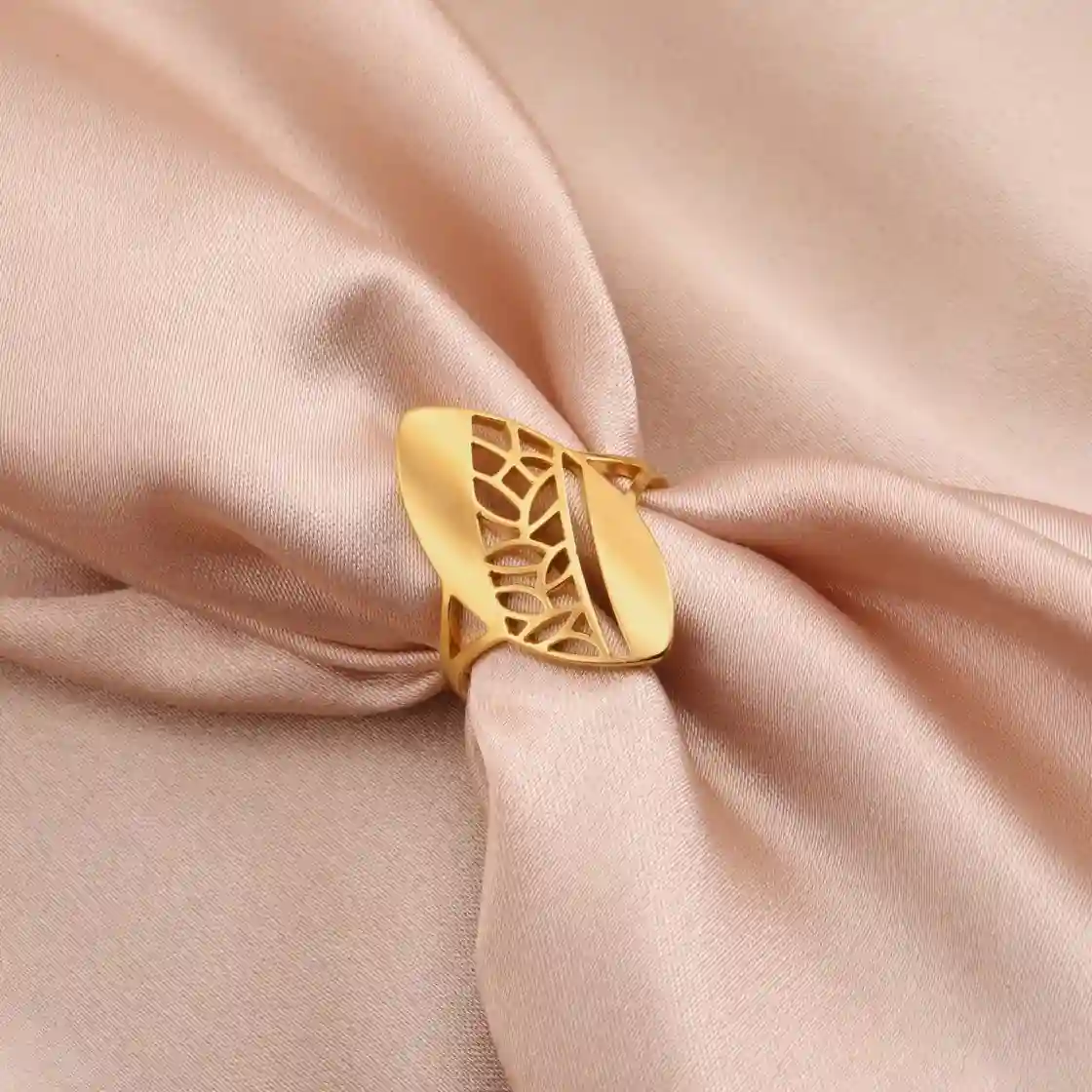 WOMEN RING GOLD
