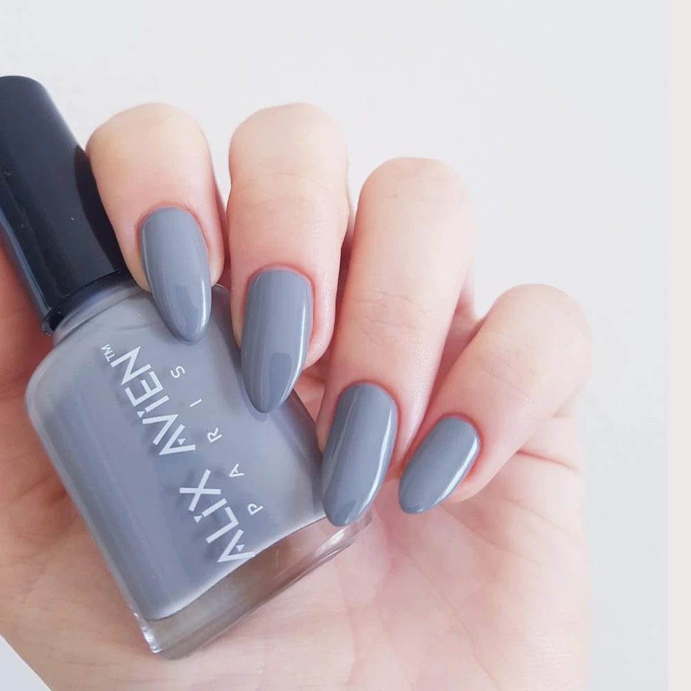 ALIX AVIEN NAIL POLISH