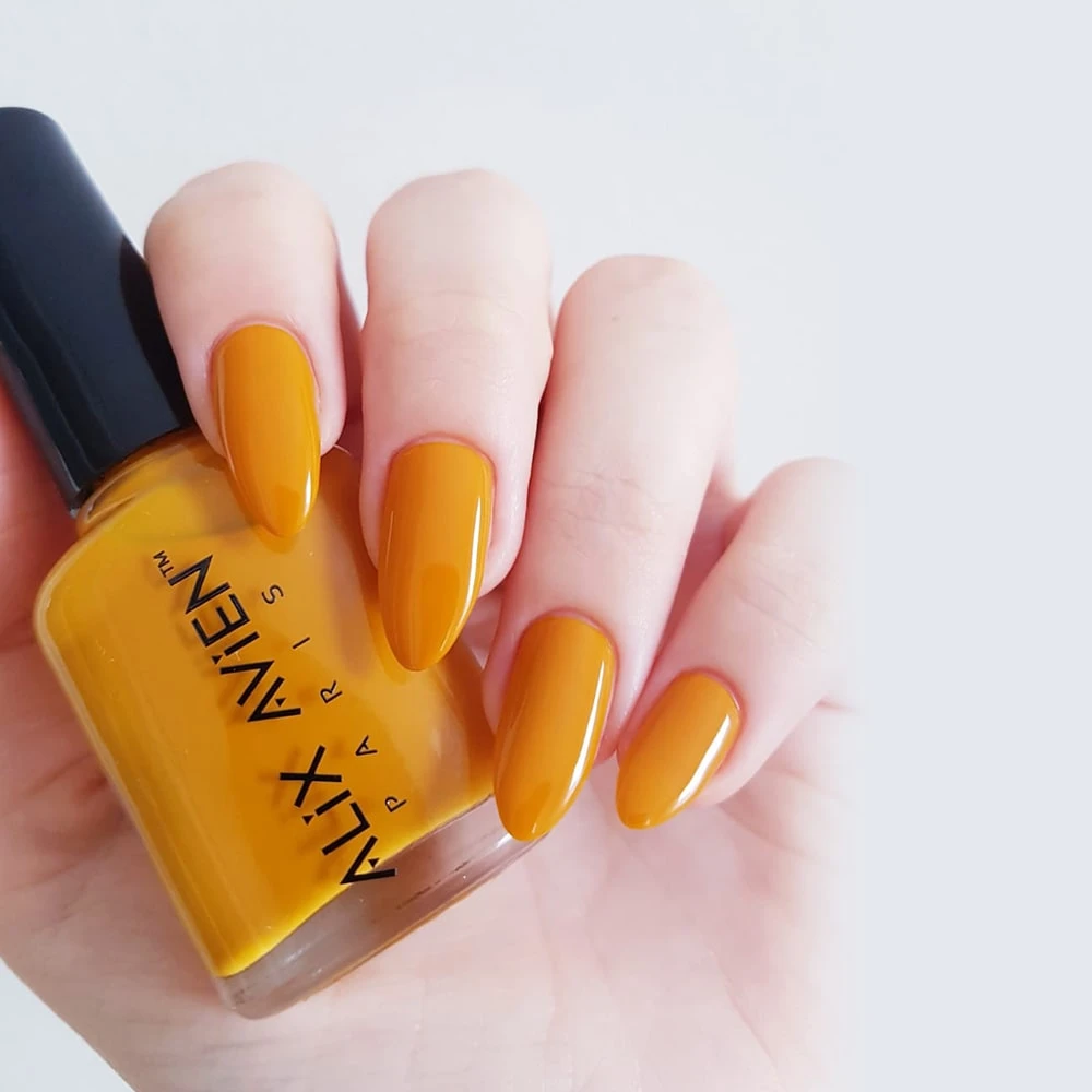 ALIX AVIEN NAIL POLISH