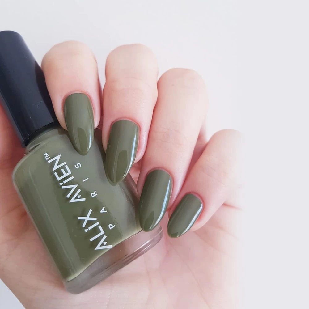 ALIX AVIEN NAIL POLISH