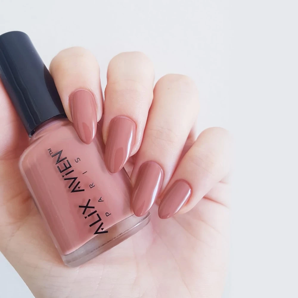 ALIX AVIEN NAIL POLISH