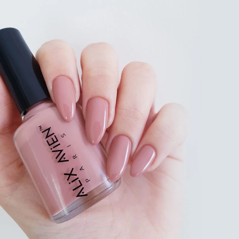 ALIX AVIEN NAIL POLISH