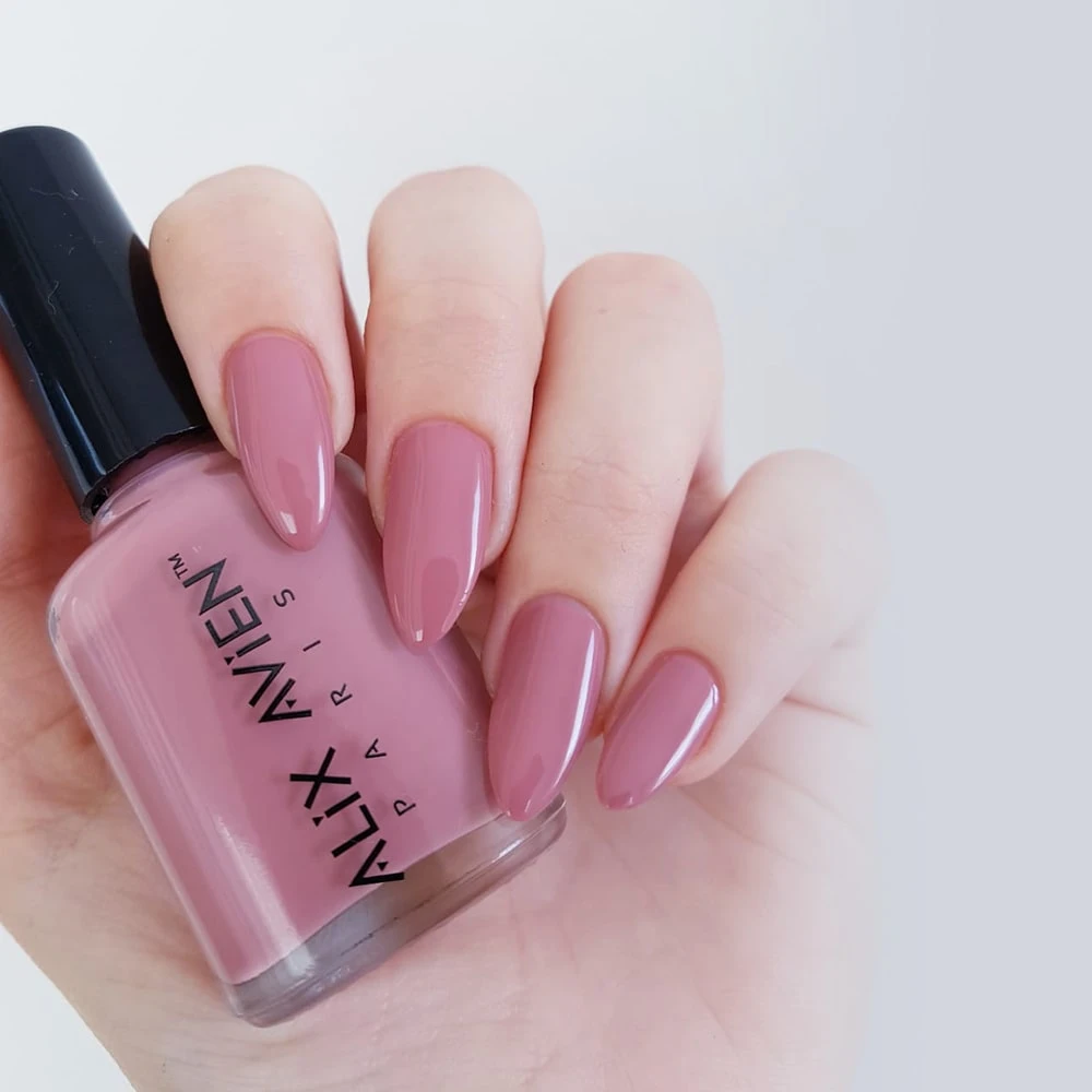 ALIX AVIEN NAIL POLISH