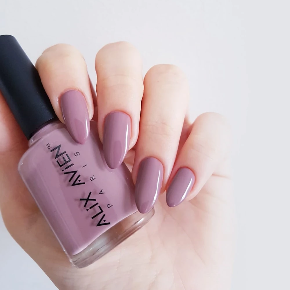 ALIX AVIEN NAIL POLISH