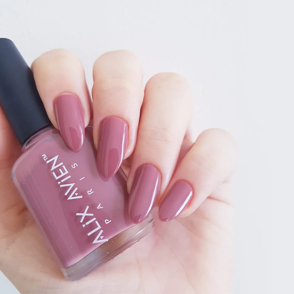 ALIX AVIEN NAIL POLISH