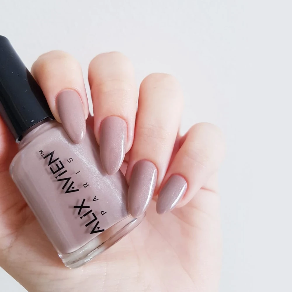 ALIX AVIEN NAIL POLISH