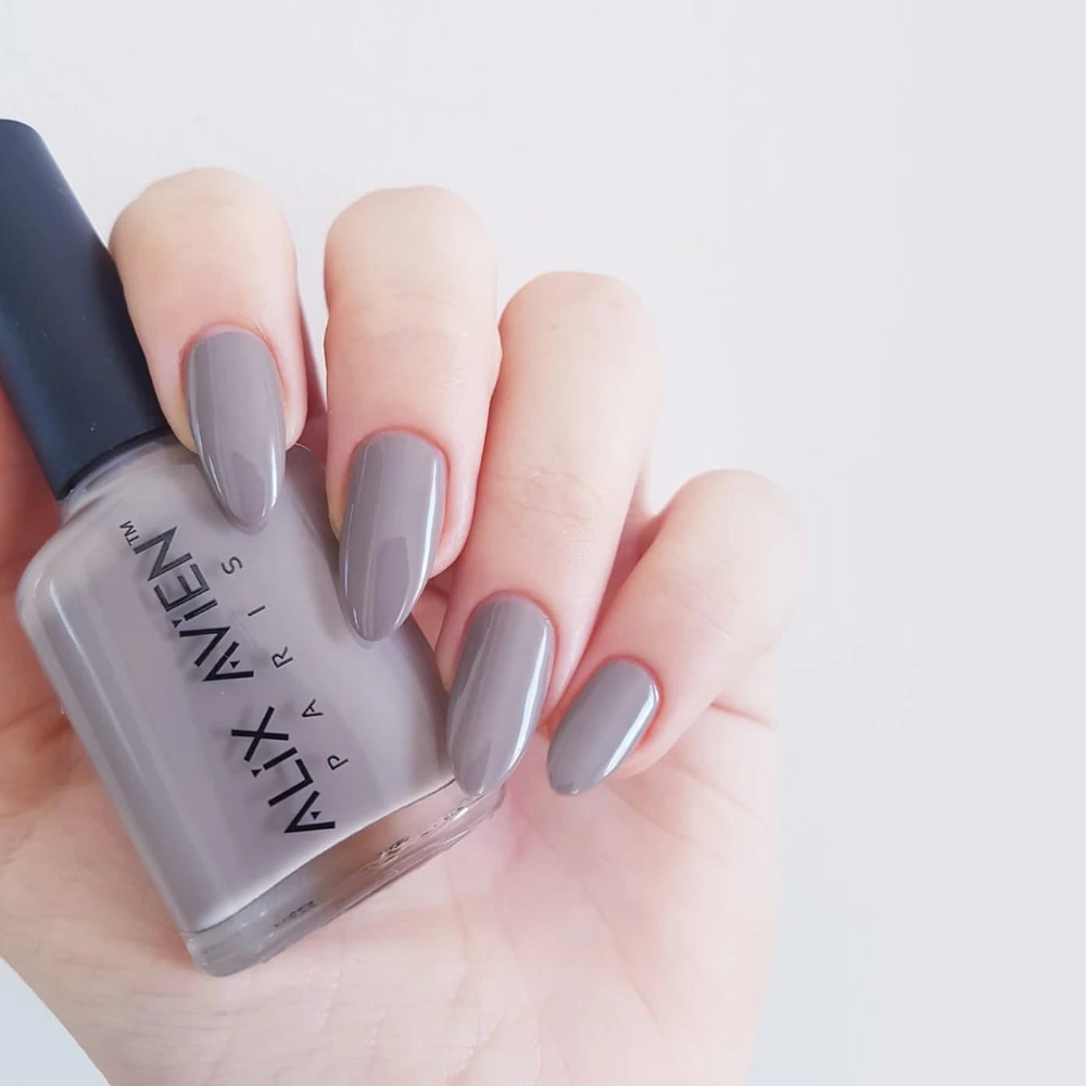 ALIX AVIEN NAIL POLISH