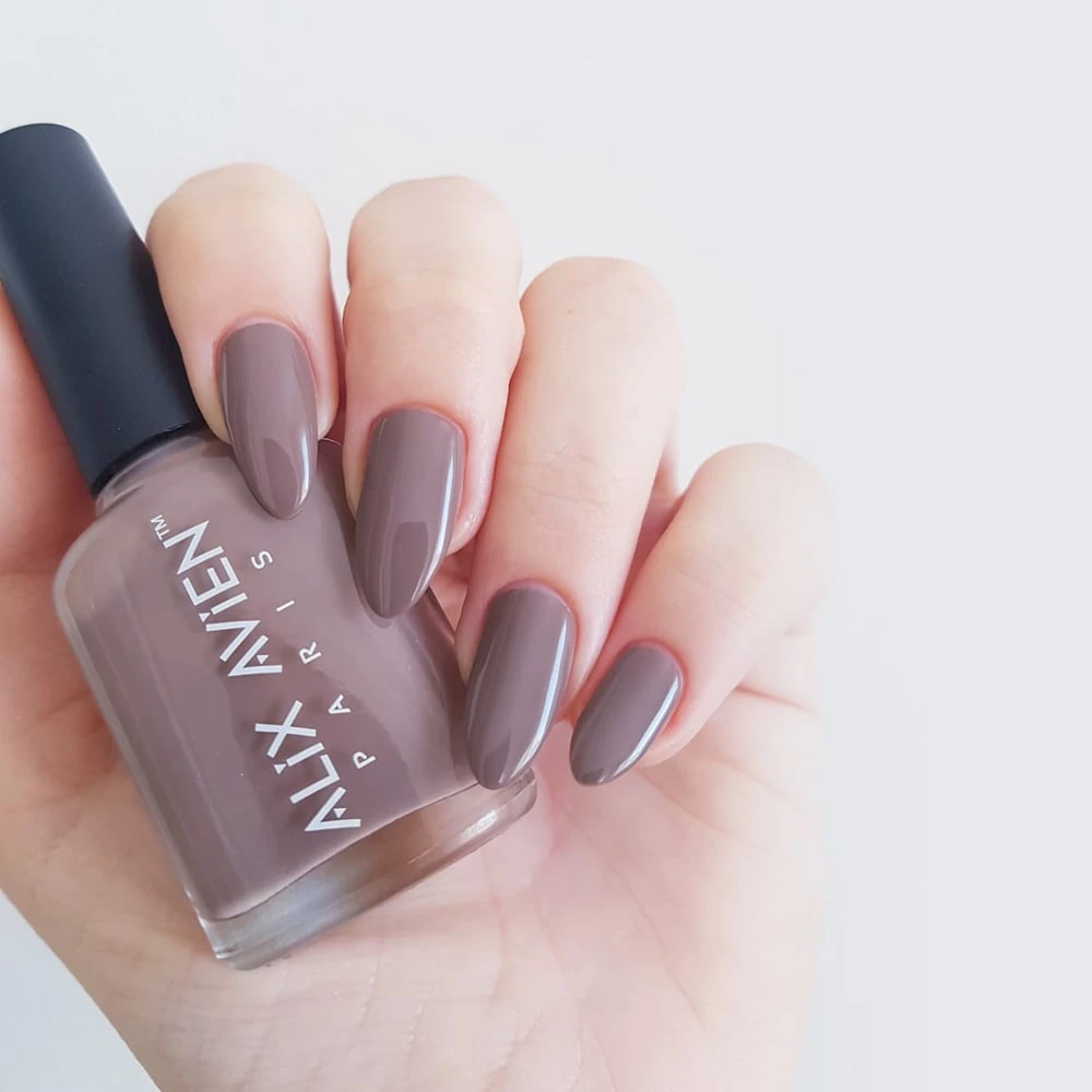 ALIX AVIEN NAIL POLISH