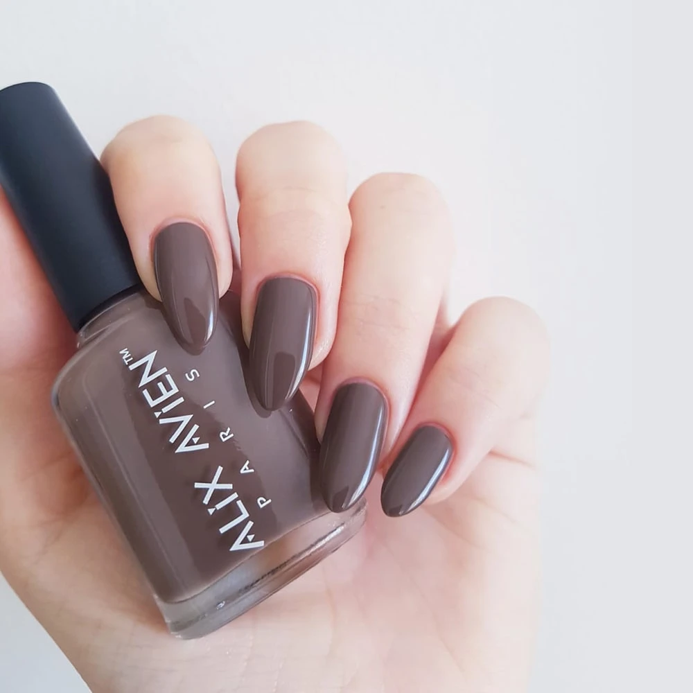 ALIX AVIEN NAIL POLISH