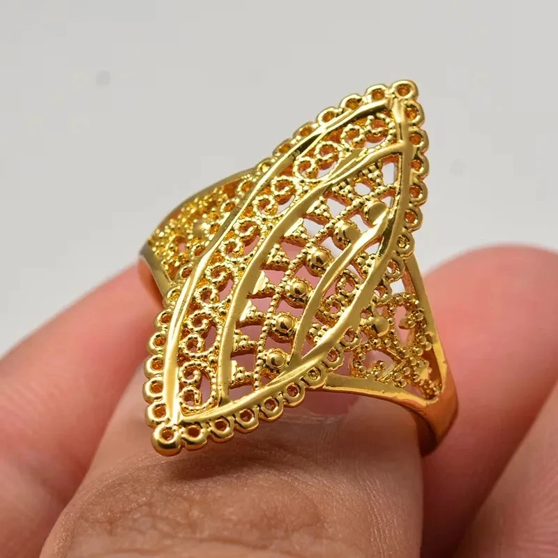 Sunburst Filigree Lattice Ring