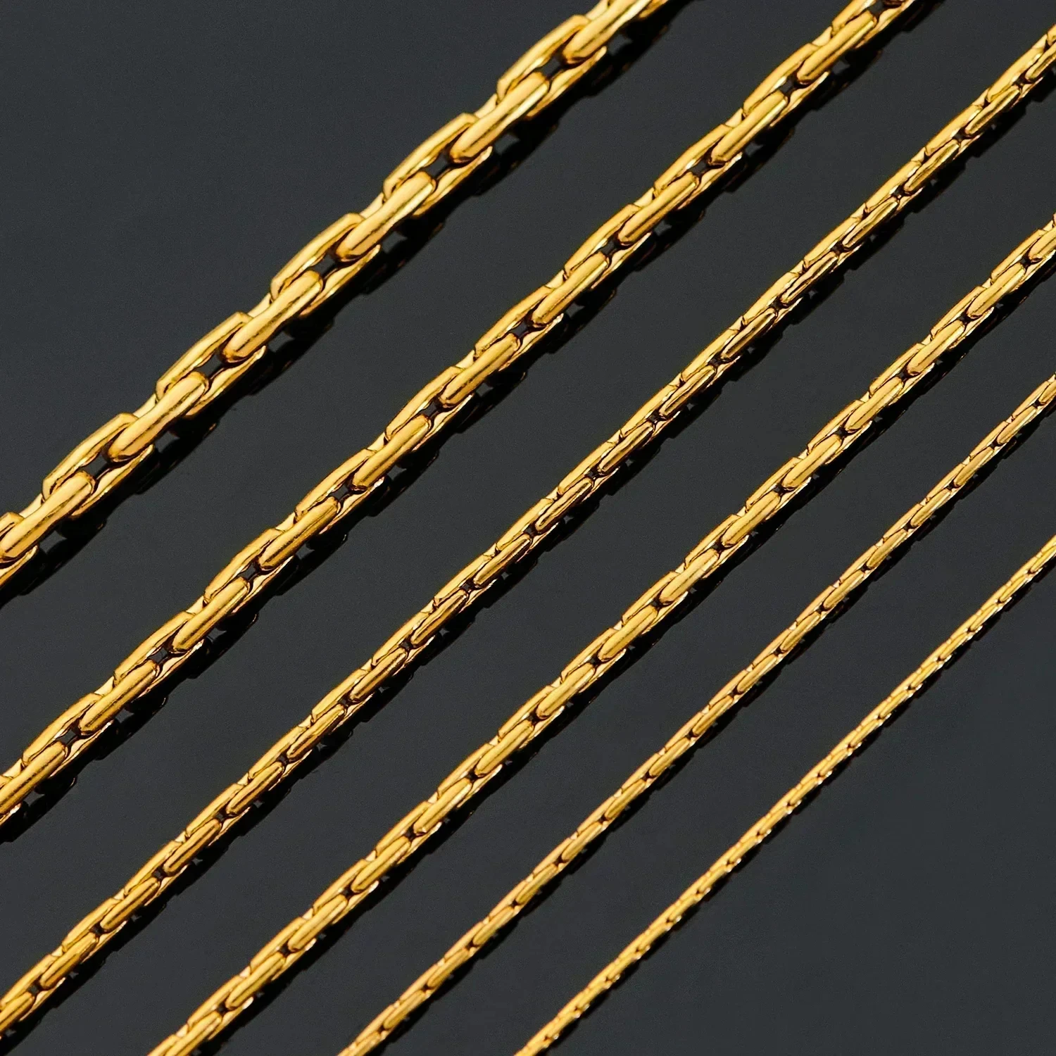 Royal Elegance Chain Women