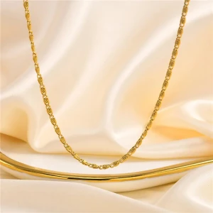 WOMEN CHAIN GOLD