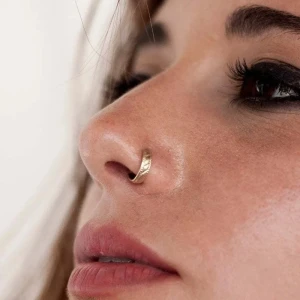 WOMEN NOSE PIN GOLD