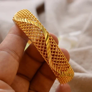 WOMEN BANGLE GOLD
