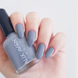 ALIX AVIEN NAIL POLISH