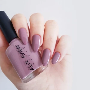 ALIX AVIEN NAIL POLISH